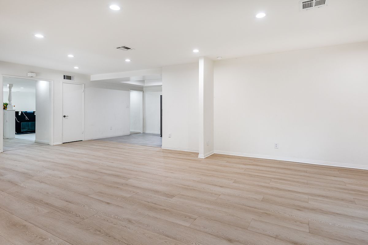 Building Photo - 3511 Paraiso Way