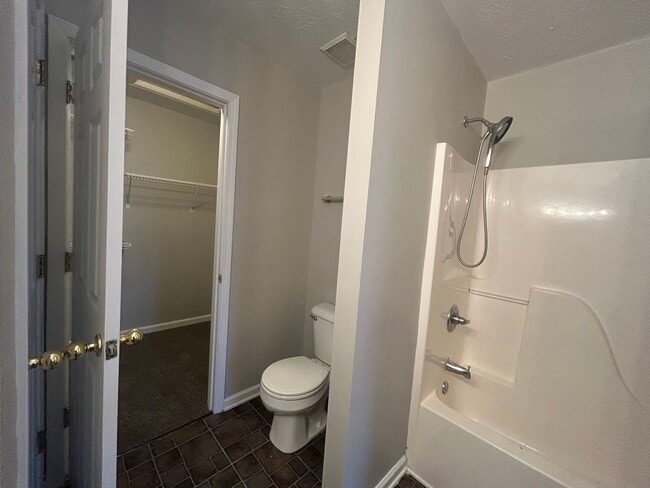 Building Photo - 568 Wellington Gardens Dr