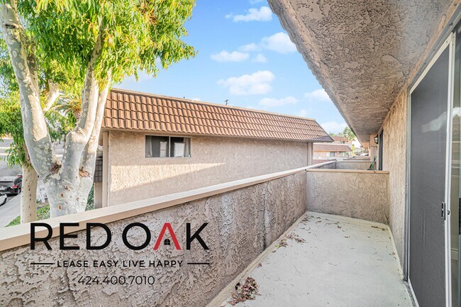 Building Photo - 821 N Wilcox Ave