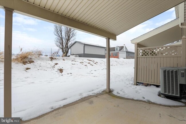 Building Photo - 9 Delano Dr