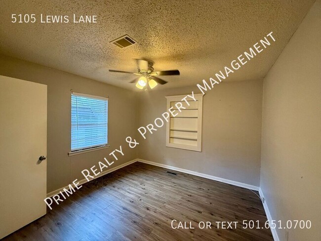 Building Photo - 5105 Lewis Ln