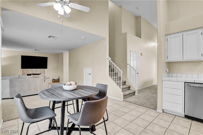 Building Photo - 9309 Mountain Rise Ave