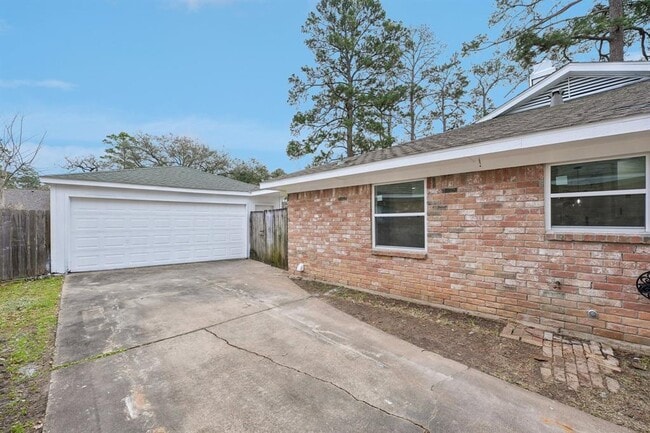 Building Photo - 25522 Tuckahoe Ln