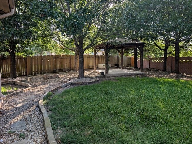 Building Photo - 1602 Westmeadow Trail