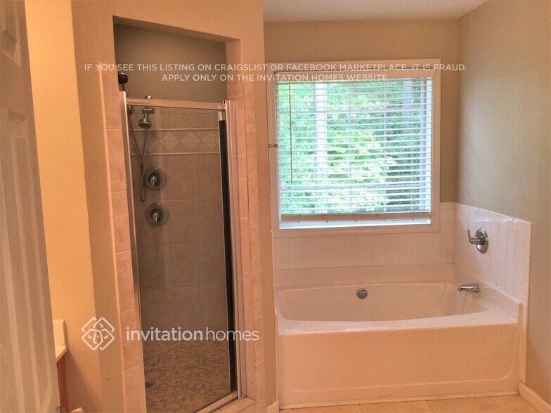 Building Photo - 4029 Saddlebrook Creek Dr