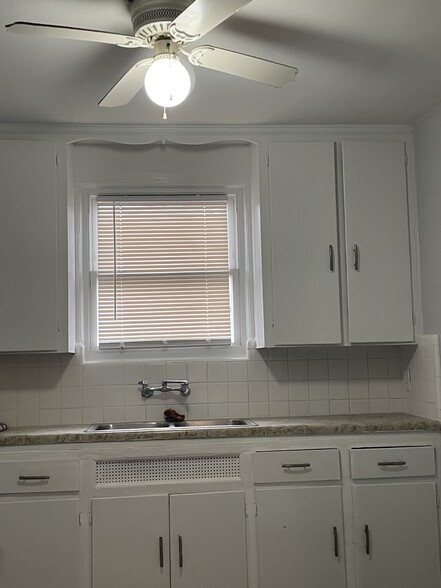 Building Photo - 17125 Greenlawn St