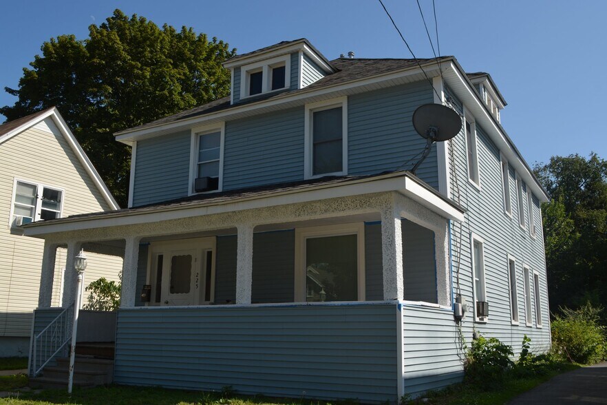 Building Photo - 225 Thieme Pl