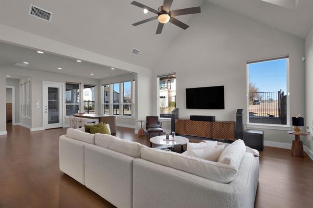 Building Photo - 7201 Avondale Dr