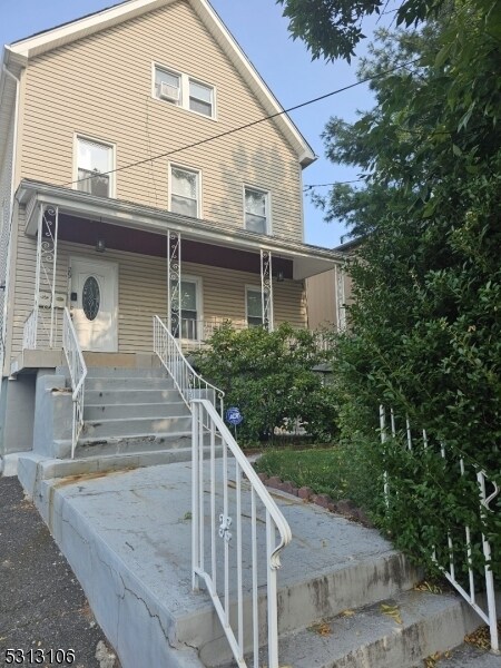 Primary Photo - 29 Oak St