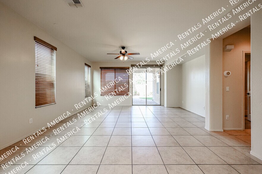 Building Photo - 3410 S Sunland Dr
