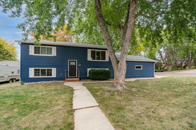 Primary Photo - 408 Maple St