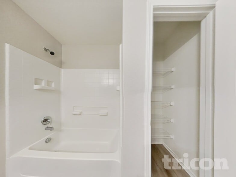 Building Photo - 3442 Still Pond