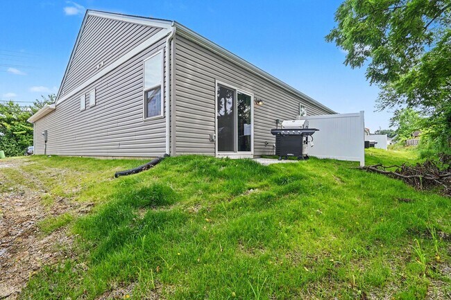 Building Photo - 2466 Houston Rd