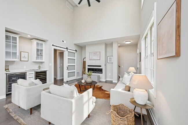 Building Photo - 100 Normandy Ave