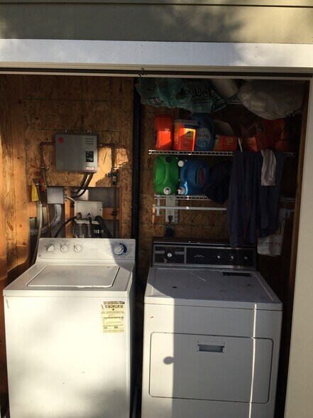 Washer & Dryer - 2935 Johnson Ave