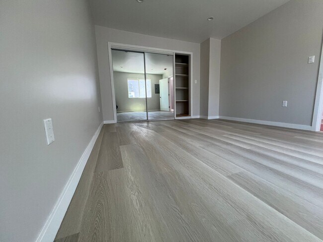 Building Photo - 51st Street Apartments Triplex
