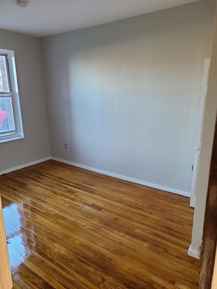 Building Photo - 108 Allston St