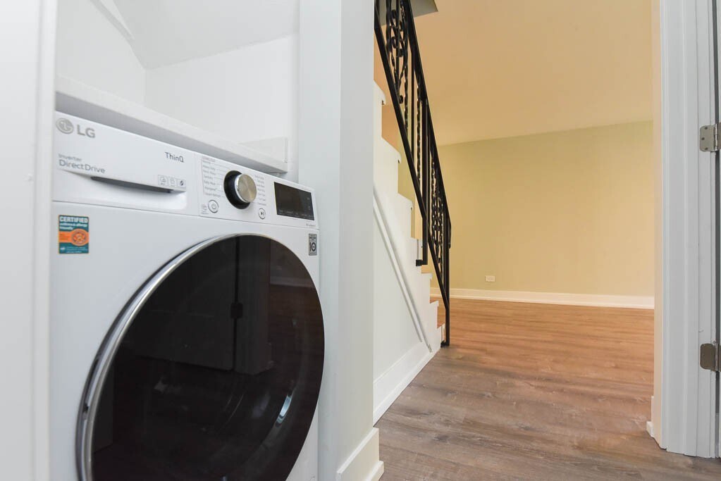 Building Photo - 450 W Barry