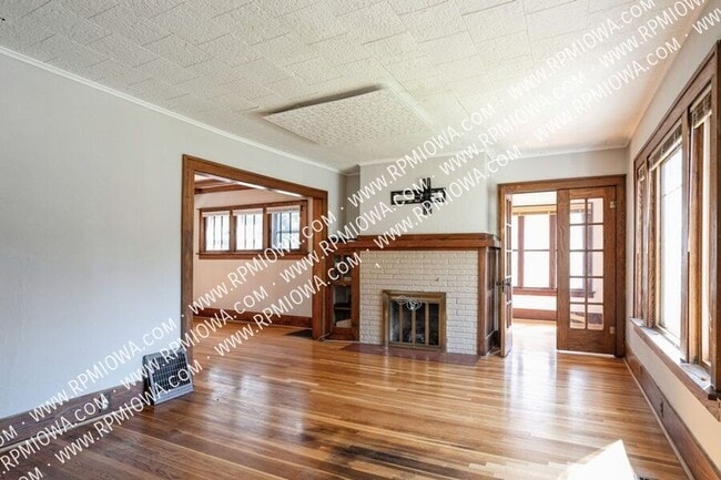 Building Photo - 3315 Woodland Ave