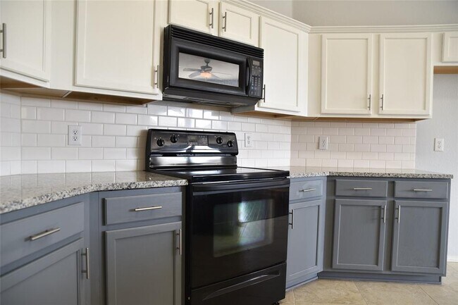 Building Photo - 4512 Sunmeadow Ln