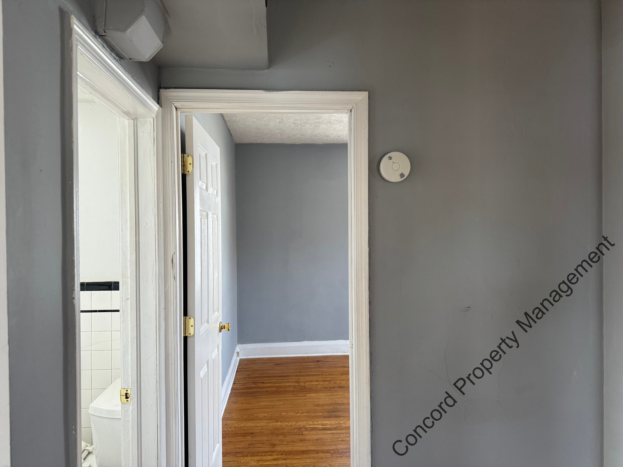 Building Photo - 3033 Hamilton Ave