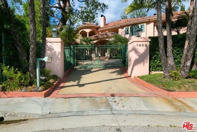 Building Photo - 1450 Cuesta Linda Dr