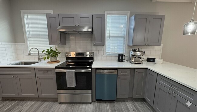 Building Photo - 50 Lithgow St