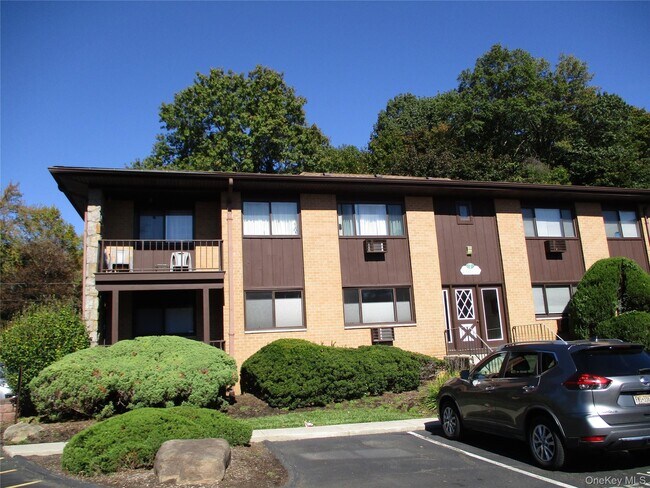 Building Photo - 7 E Lawrence Park Dr