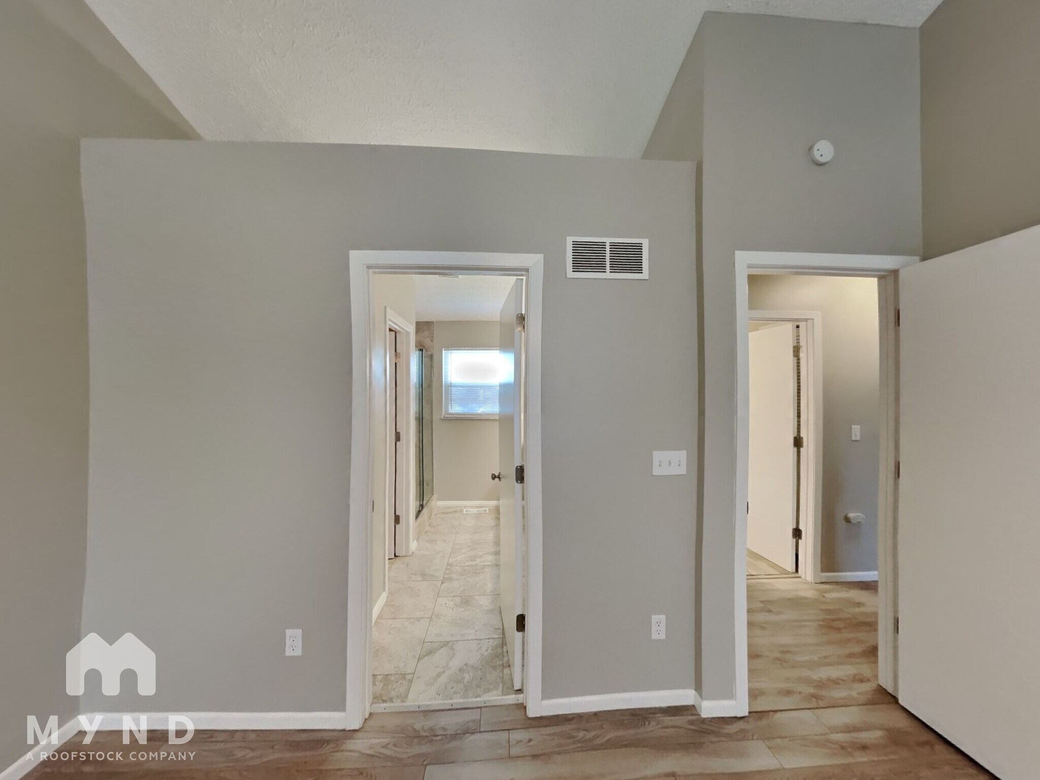 Building Photo - 3019 Old Warson Dr