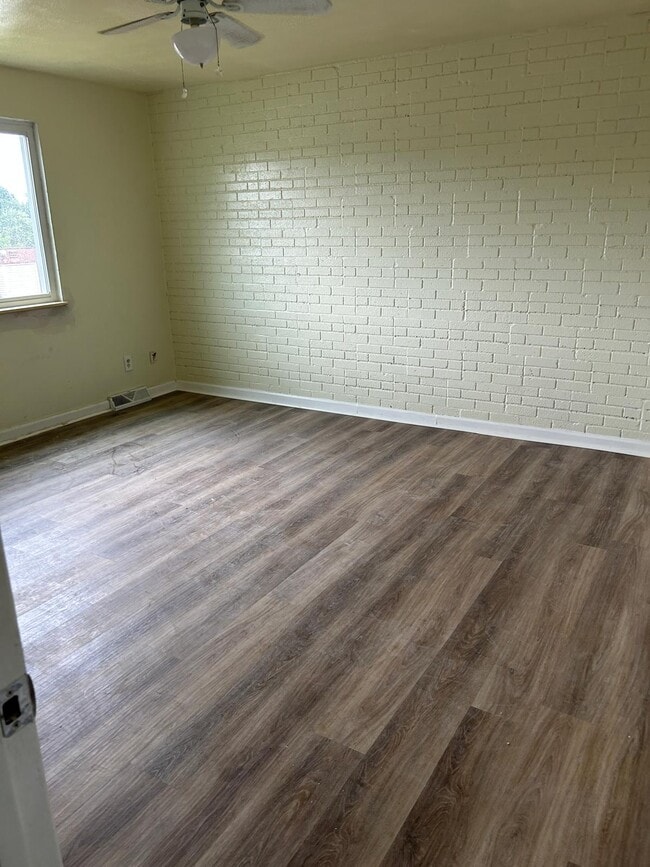 Building Photo - 3160 Camberly Dr