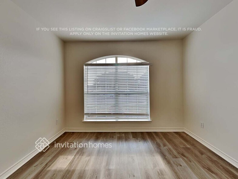 Building Photo - 1000 Fox Willow Ct