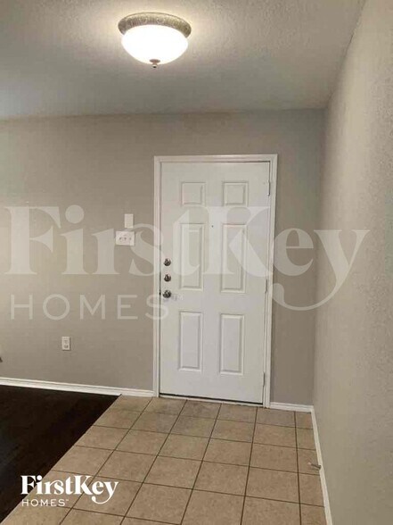 Building Photo - 12617 Summerwood Dr