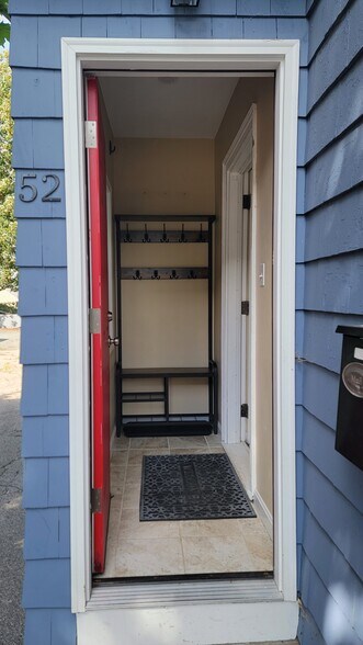 Building Photo - 54 Bolton St