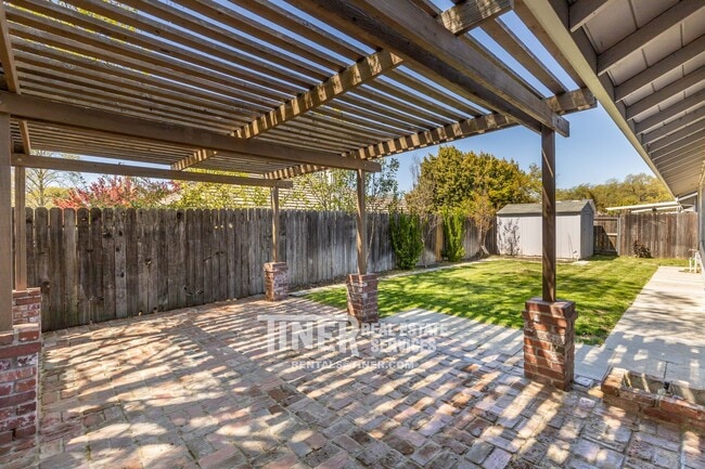 Building Photo - 8052 Phoebe Way