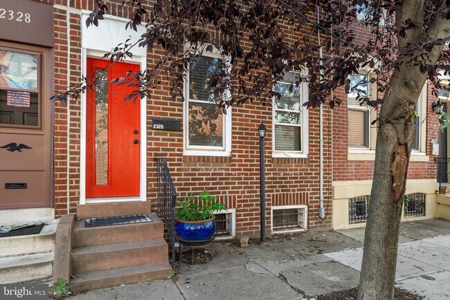 Building Photo - 2326 E Hazzard St