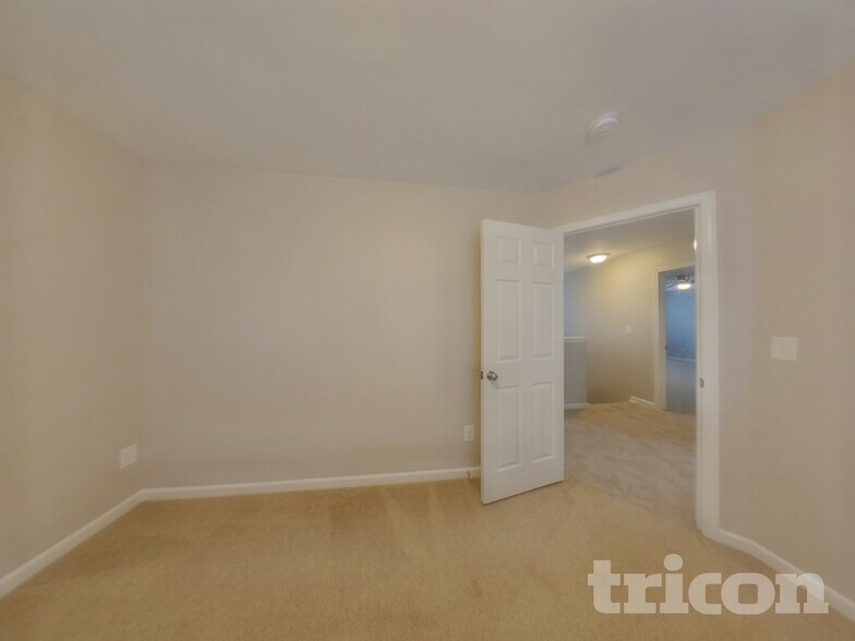 Building Photo - 1021 Skillbeck Rd