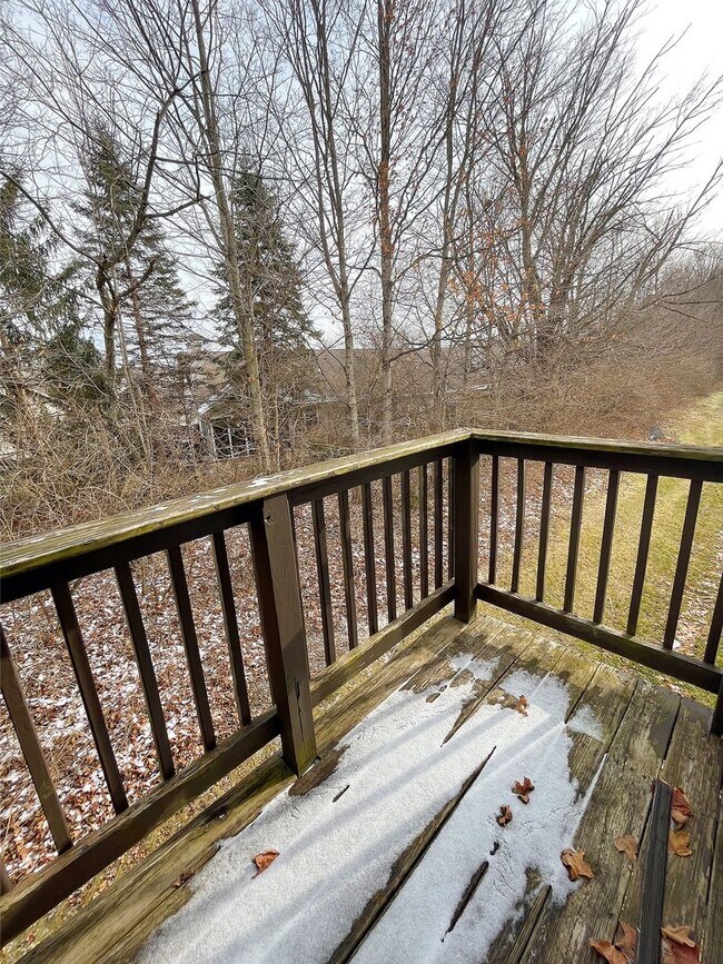 Building Photo - 3 Bedroom 3.5 Bath Townhouse