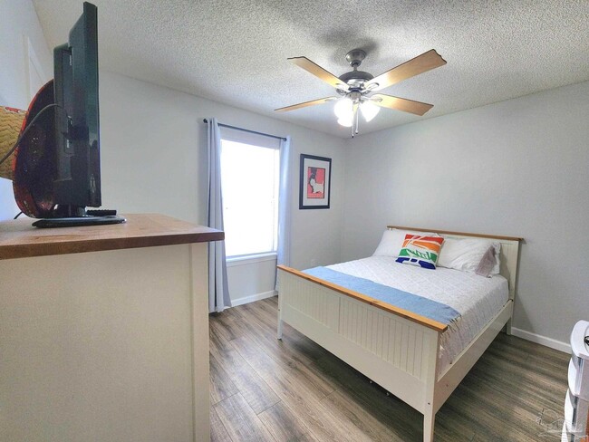 Building Photo - 589 Bobwhite Pl