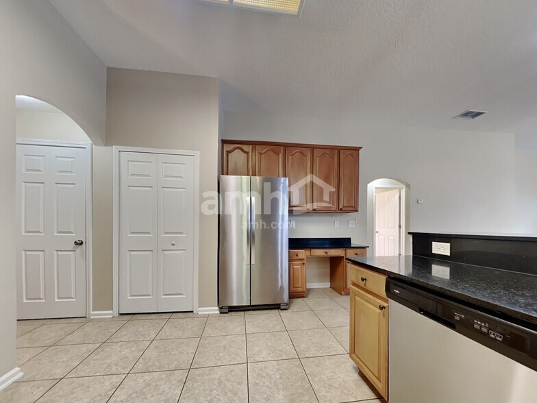 Building Photo - 164 Corral Cir