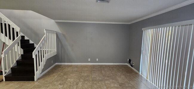 Building Photo - 6327 Walk Cir