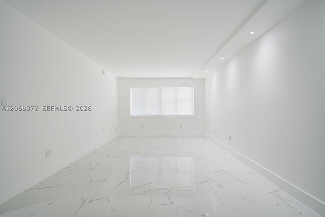 Building Photo - 14840 Naranja Lakes Blvd