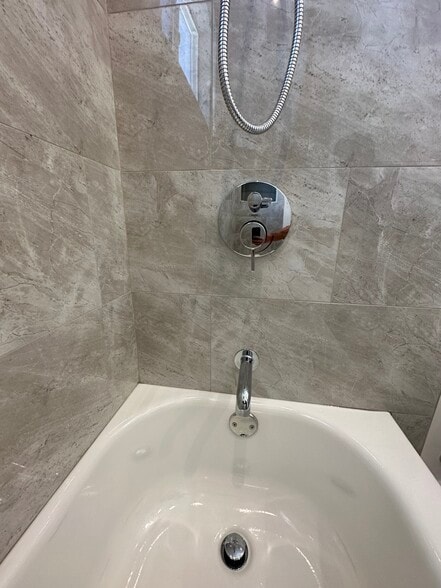 Building Photo - 8436 Oakdale Ave