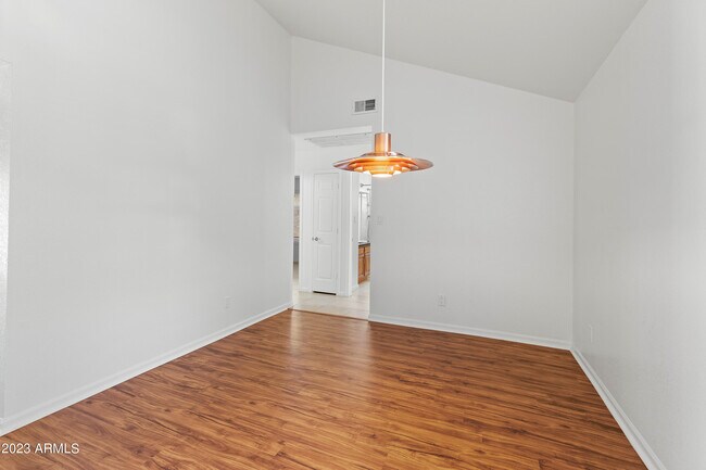Building Photo - 10956 N 111th St