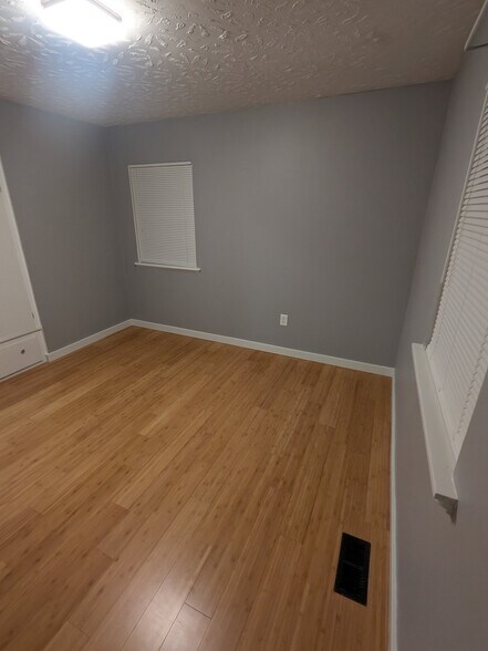 Building Photo - 7446 SE 86th Ave