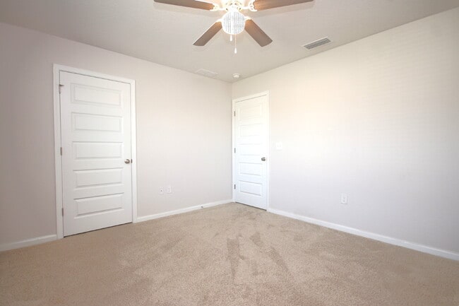 Building Photo - Spacious 5-Bedroom Home Near NAS with Move...
