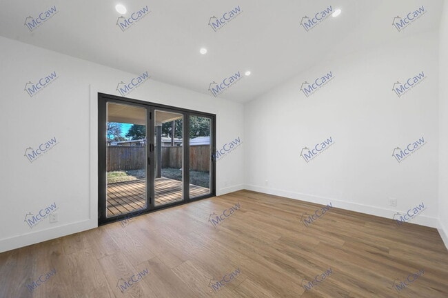 Building Photo - 7412 Fenton Dr