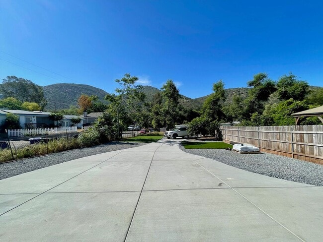 Building Photo - Gorgeous 2 Bedroom 1 Bathroom ADU in El Ca...