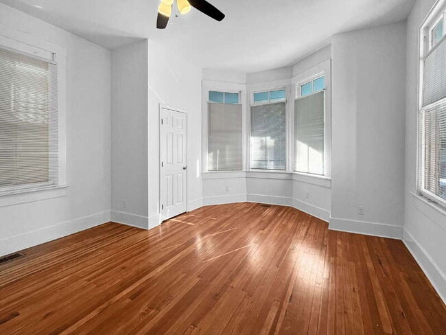 Building Photo - 1012 E Park Ave