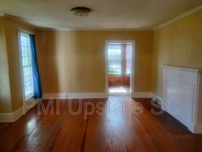 Building Photo - 129 Academy St