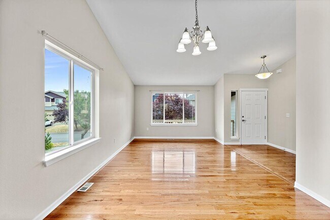 Building Photo - Bright & Spacious 4 Bedroom Home in Yelm f...